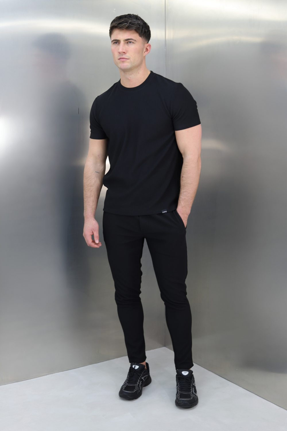 Capo PLEAT T-Shirt - Black