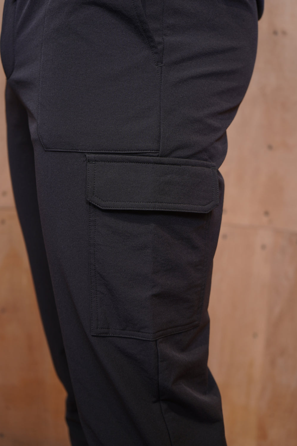 Capo Smart Cuffed Cargohose - Schwarz