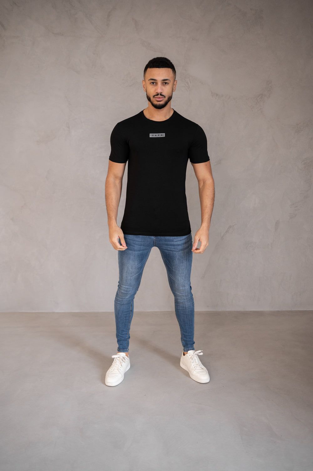 Capo ESSENTIAL T-Shirt - Black