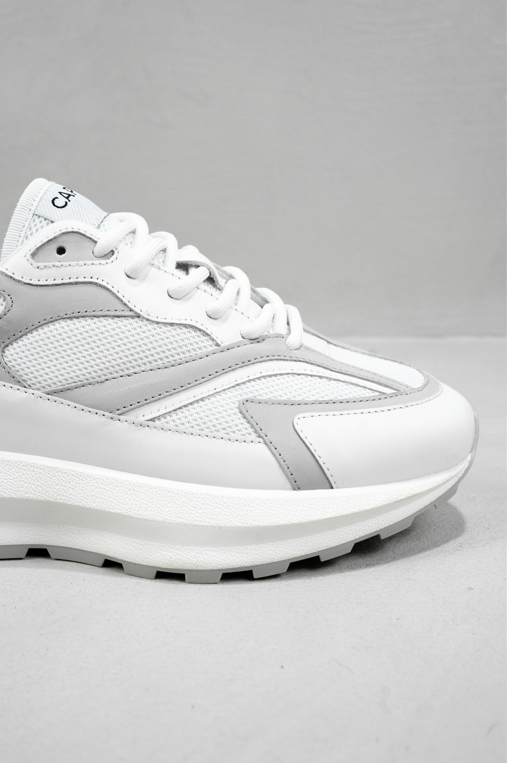 Capo OMNI Trainer - White/Light Grey