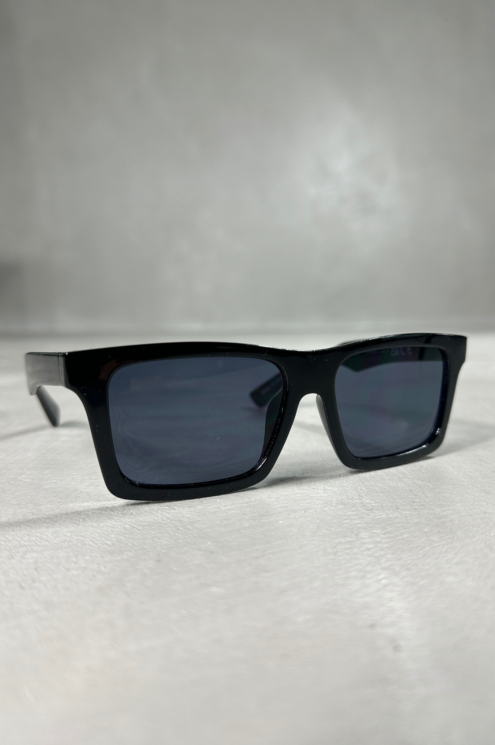 CAPO Rectangle Sunglasses - Black