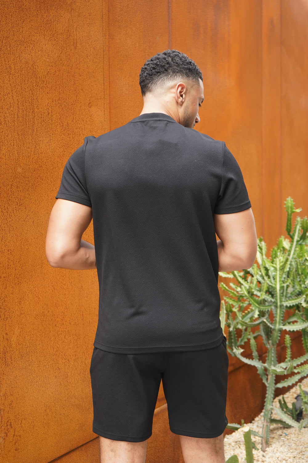 Capo Aztec Revere T-Shirt - Black