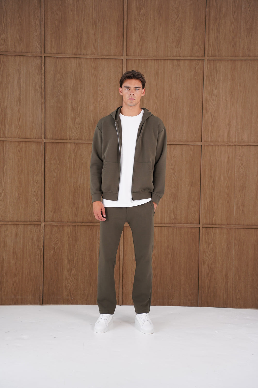 Capo Toby Straight Hem Jogger - Dark Olive