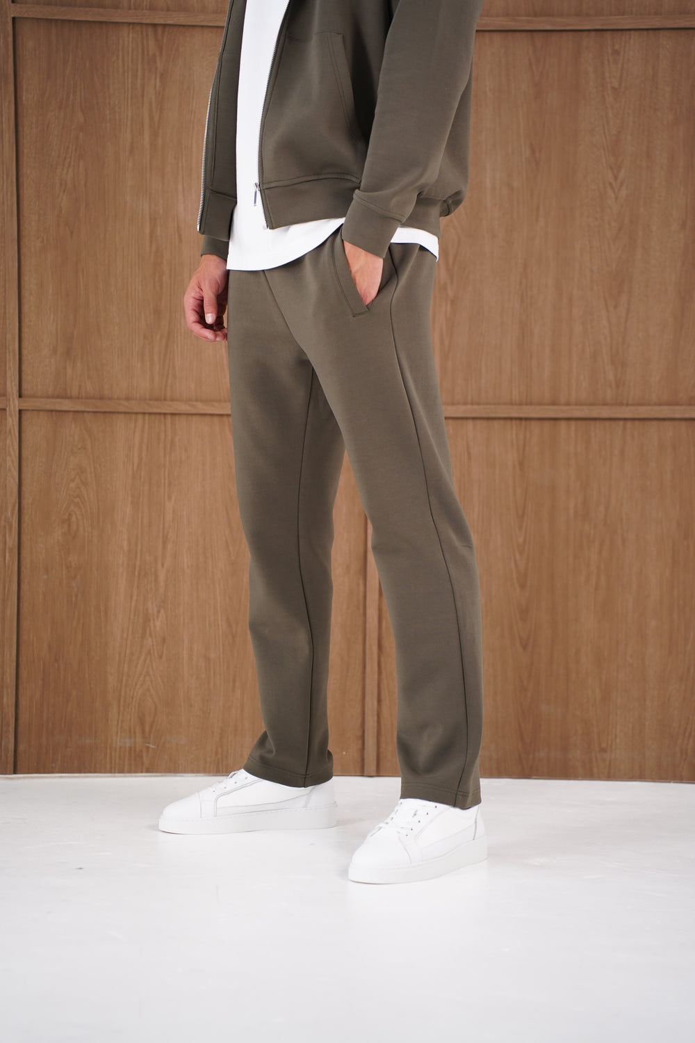 Capo Toby Straight Hem Jogger - Dark Olive