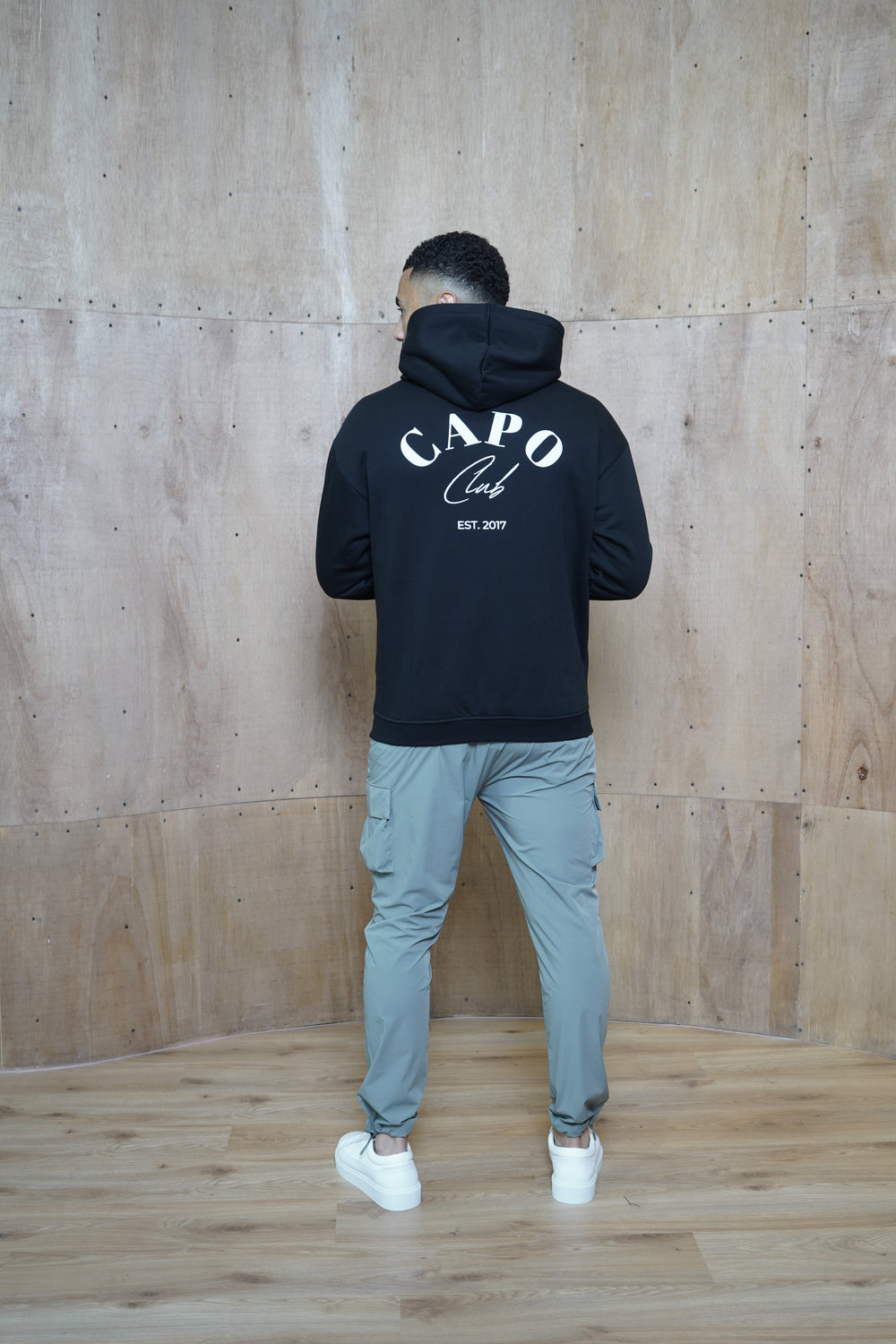 Capo Club – Lockerer Kapuzenpullover – Schwarz 