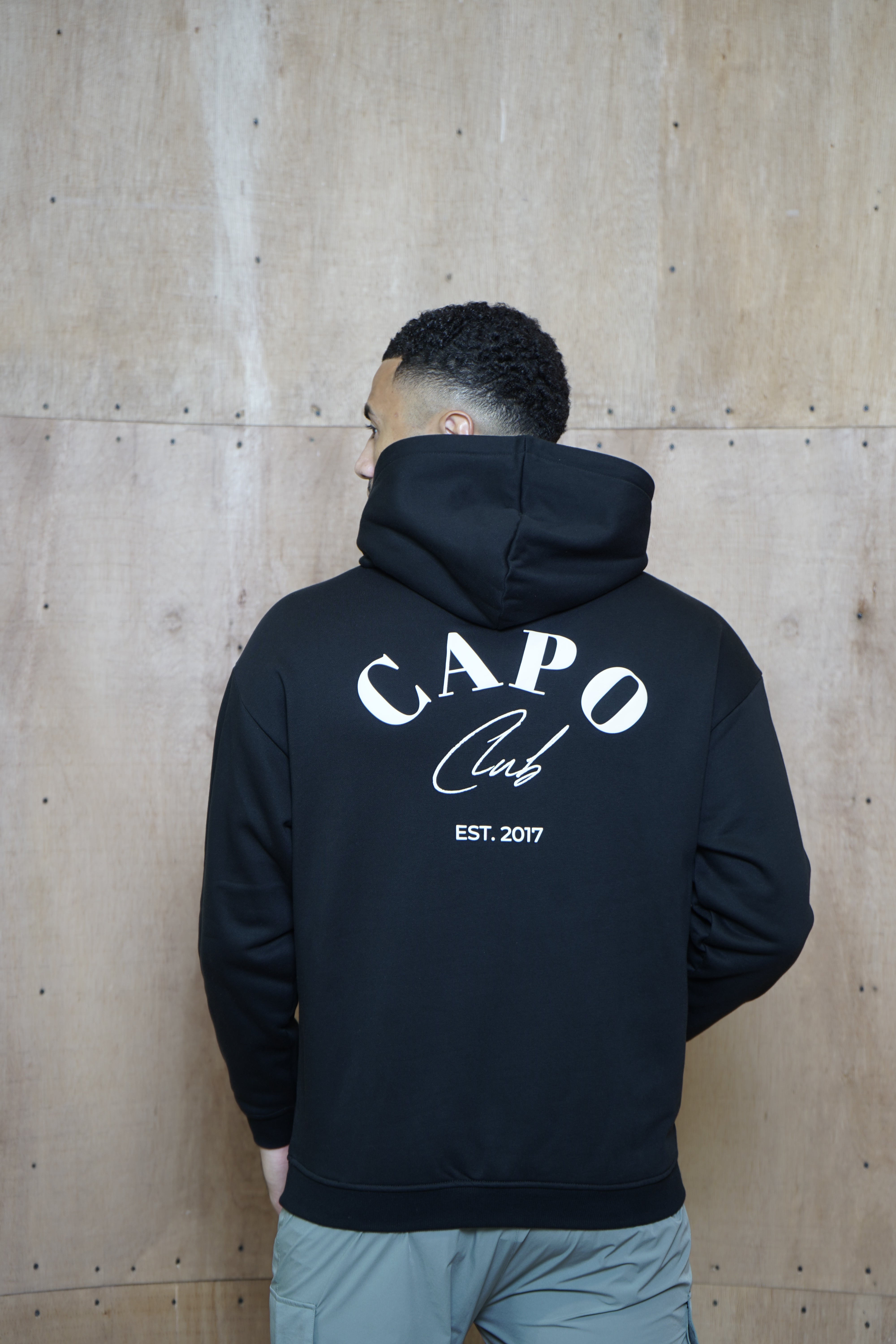 Capo Club – Lockerer Kapuzenpullover – Schwarz 