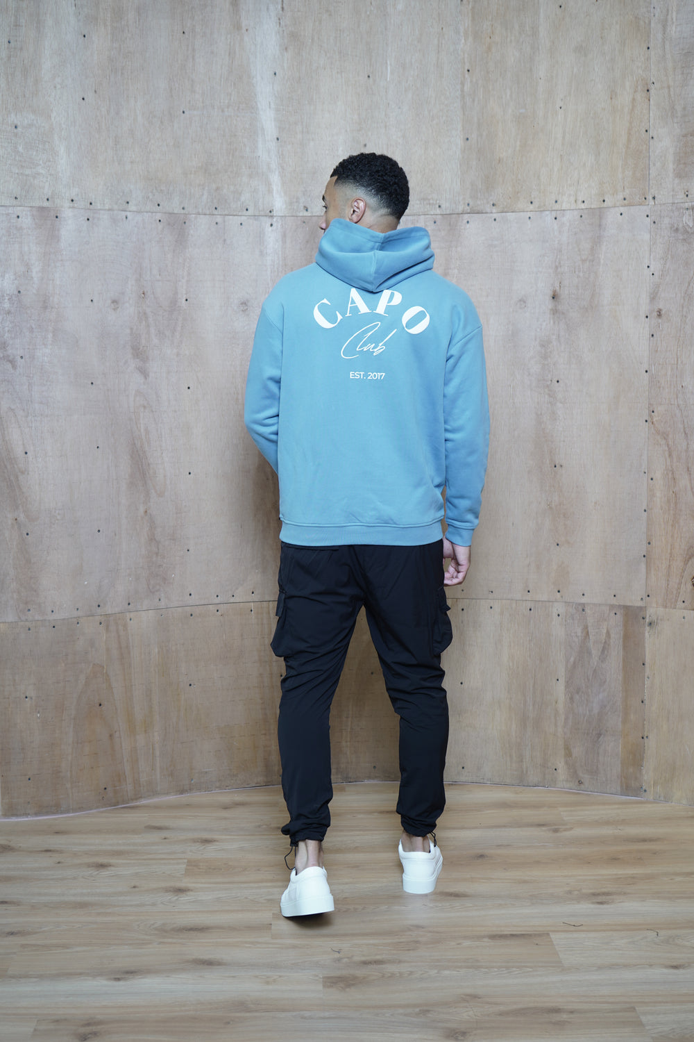 Capo Club – Entspannter Kapuzenpullover – Himmelblau 