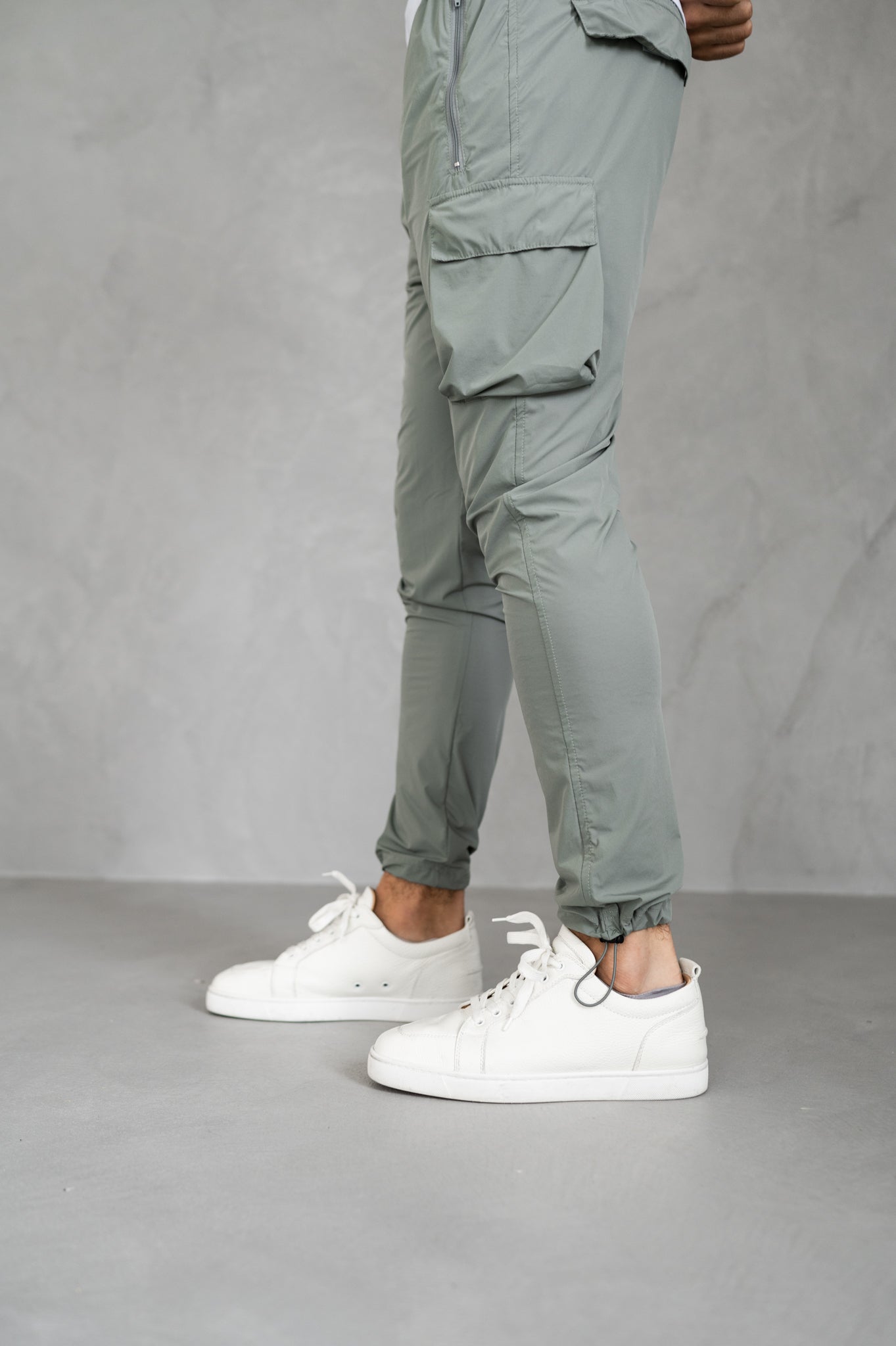 ASOS DESIGN tapered lightweight cargo trousers in olive green  ASOS